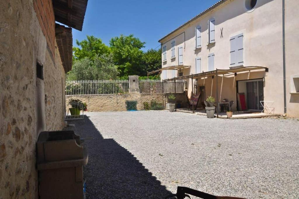 Le Gite Du Jas Vieux Montfort  Exterior photo